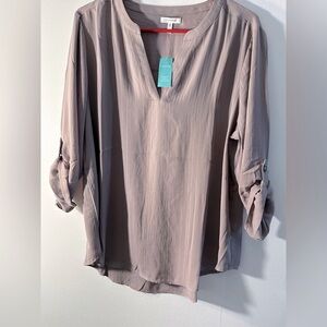 Maurices Atwood 3/4
Sleeve Blouse size large brand new